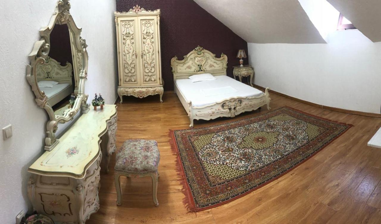 Rodem House Hostel Biskek Kültér fotó